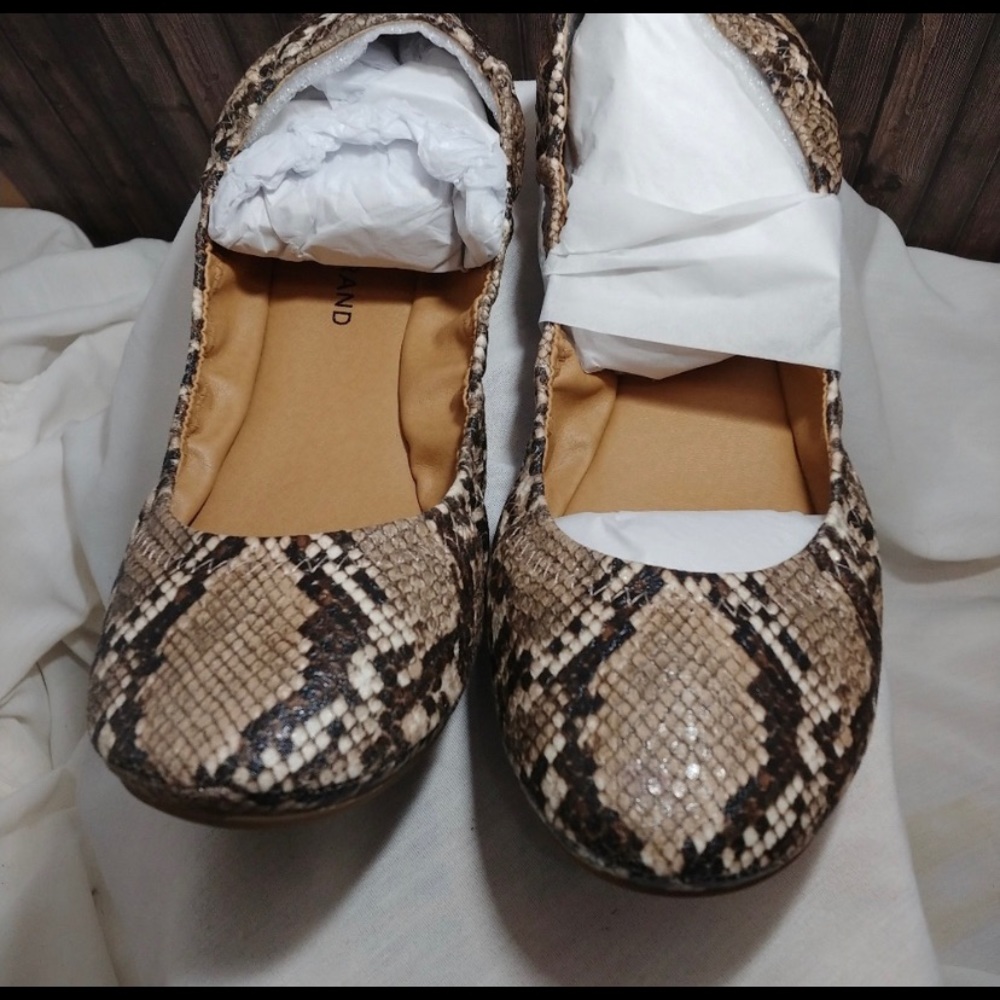Lucky Brand Snakeskin Print Flats